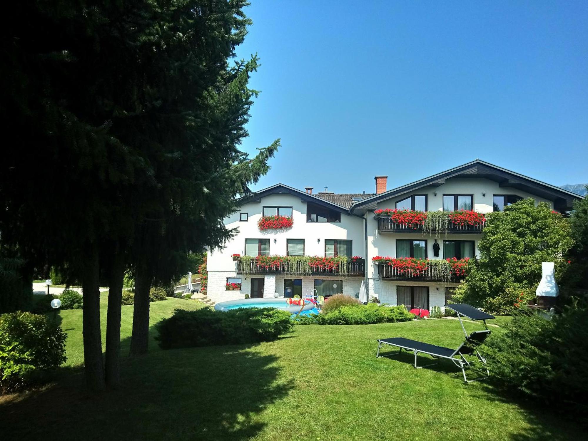 Garden Apartments Jansa Radovljica Bagian luar foto